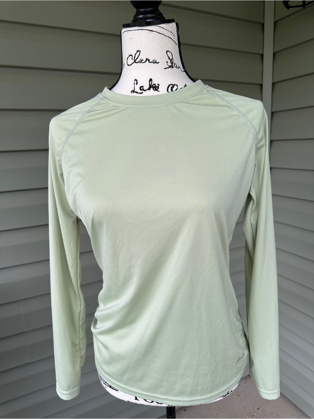 Baleaf Pale Green Long Sleeve Performance Tee size Small breathable soft